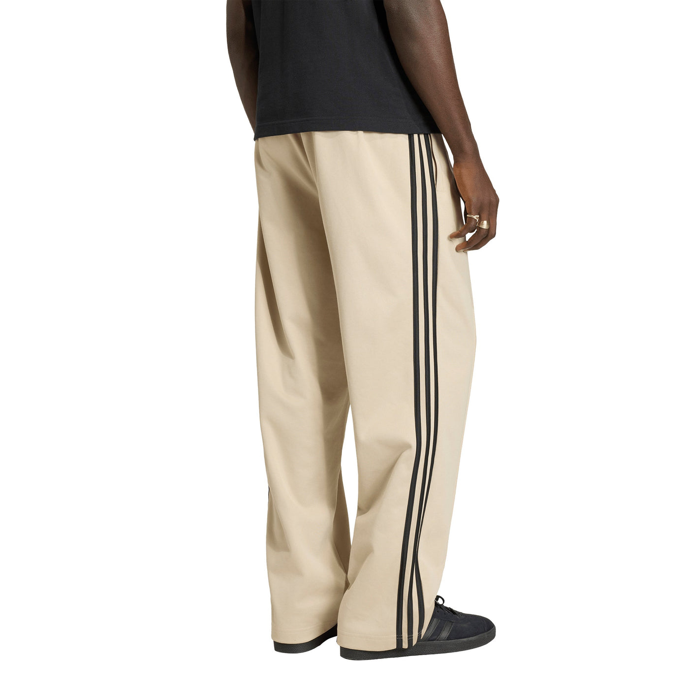 Adidas	Szerokie spodnie dresowe