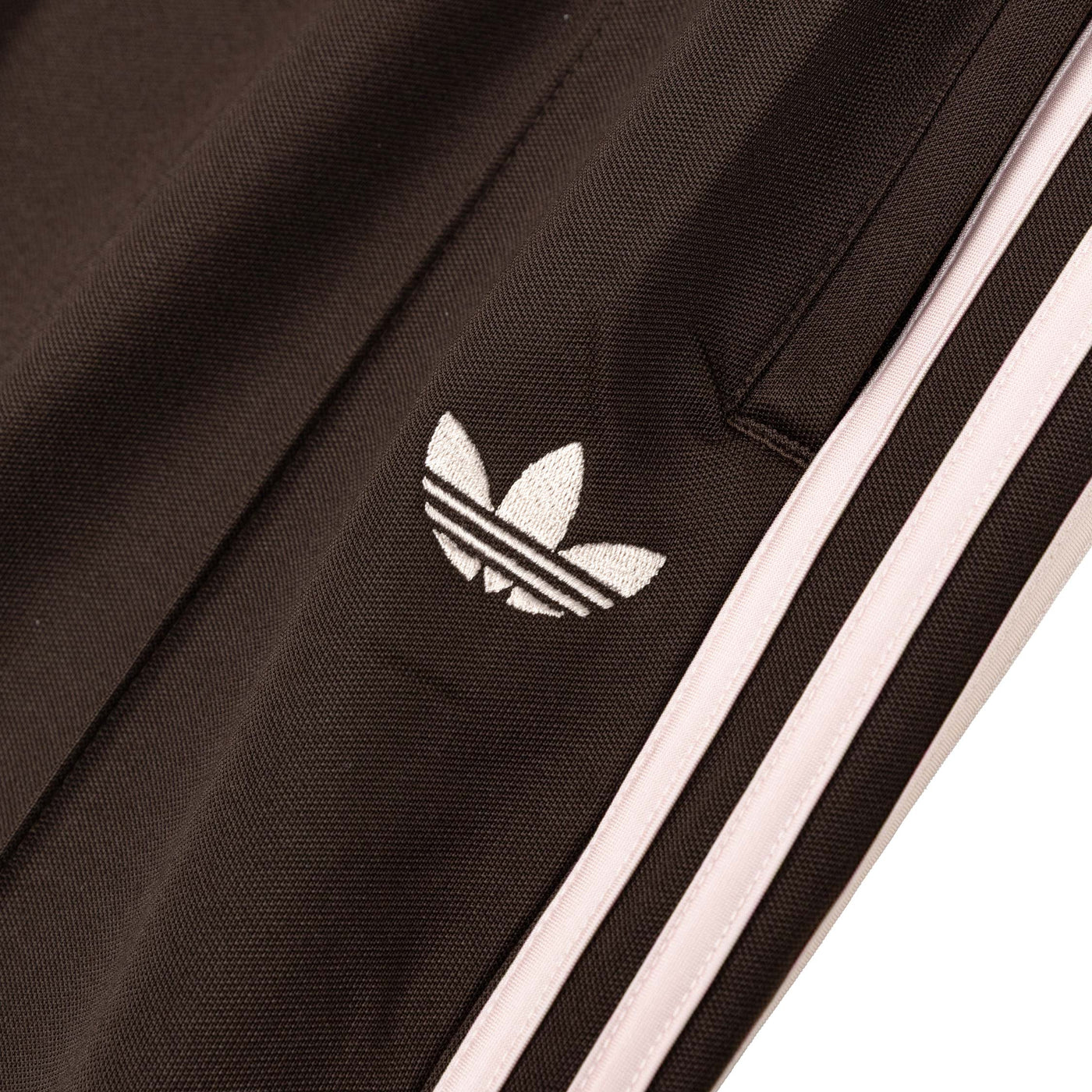 Adidas	Szerokie spodnie dresowe